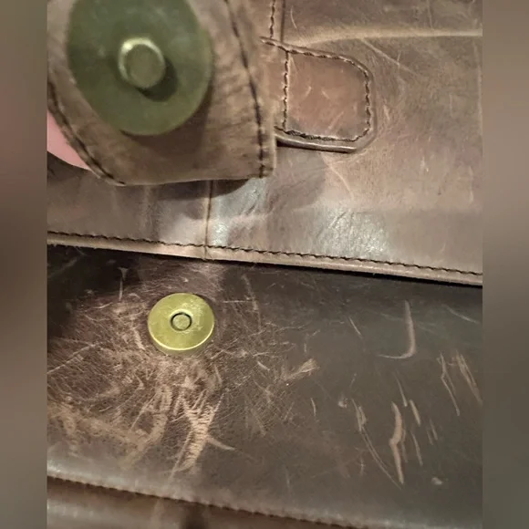 LadderBack 100% Leather Brown Rugged & Rustic Design Laptop Messenger Bag - Picture 15 of 16